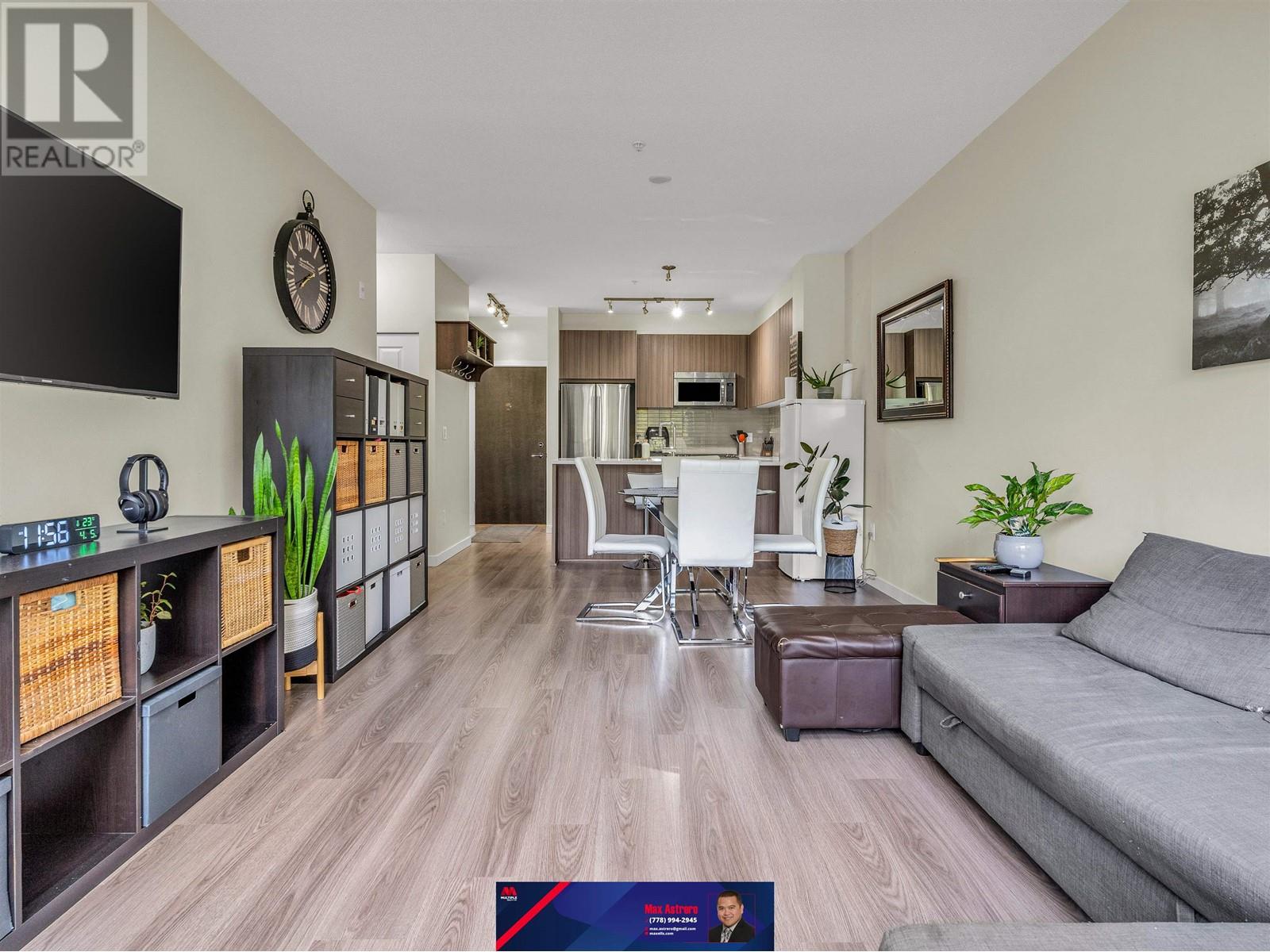 Photo 8 of 302 1151 Windsor Mews, Coquitlam BC