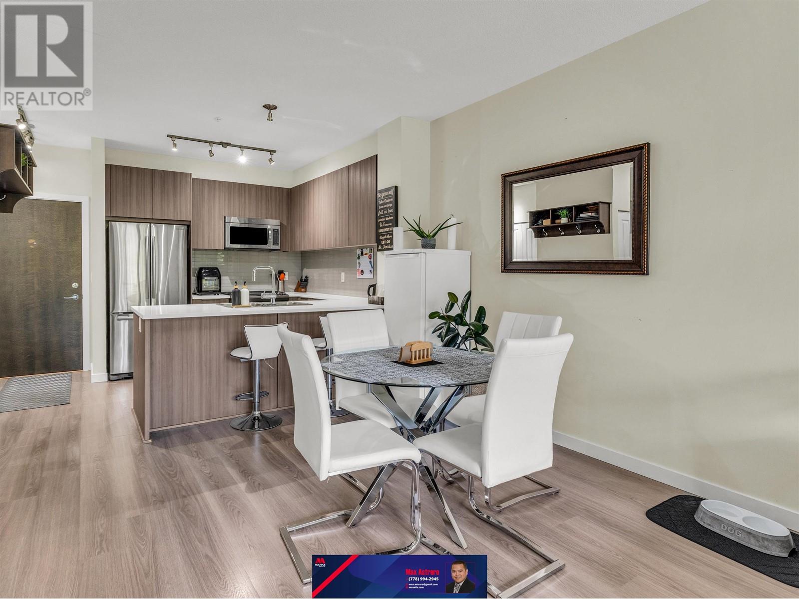 Photo 6 of 302 1151 Windsor Mews, Coquitlam BC