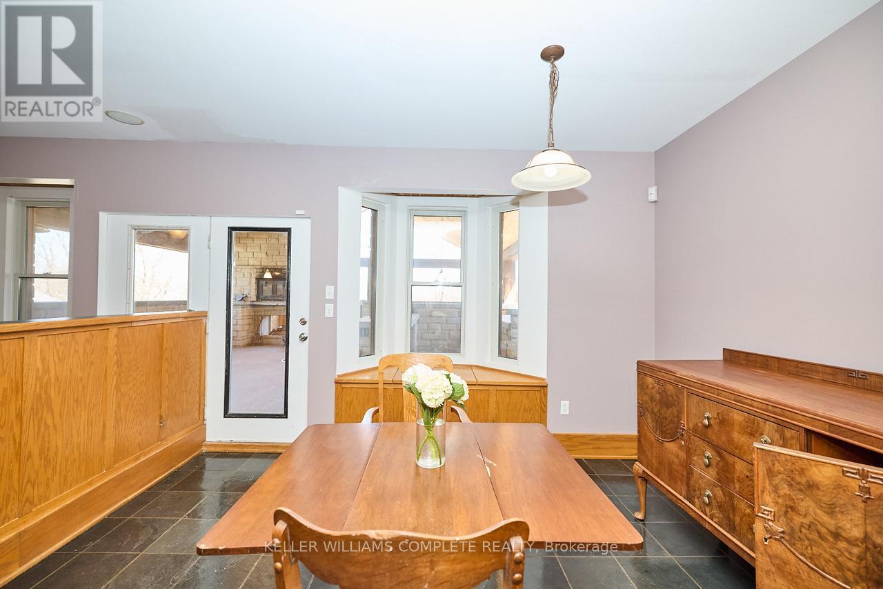 Photo 15 of 4915 King Street, Lincoln ON