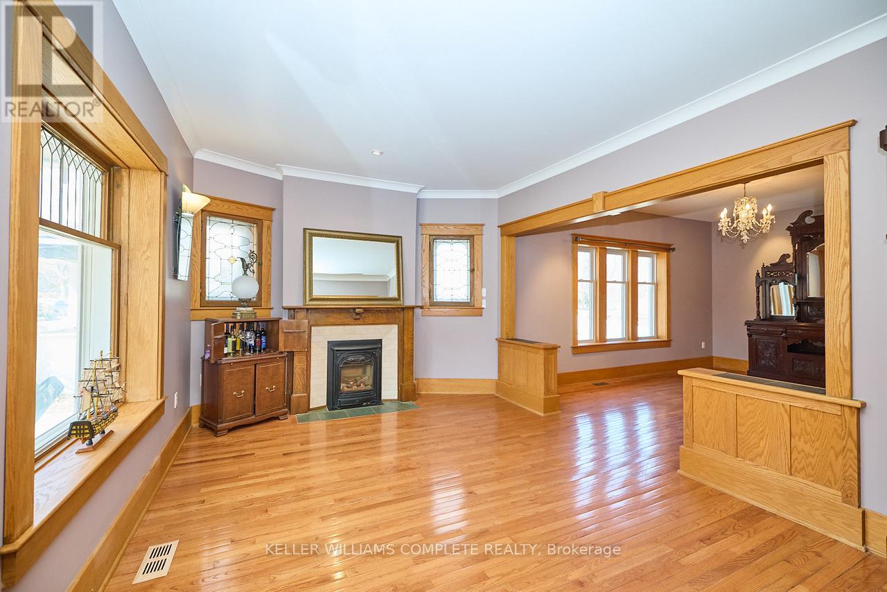 Photo 8 of 4915 King Street, Lincoln ON