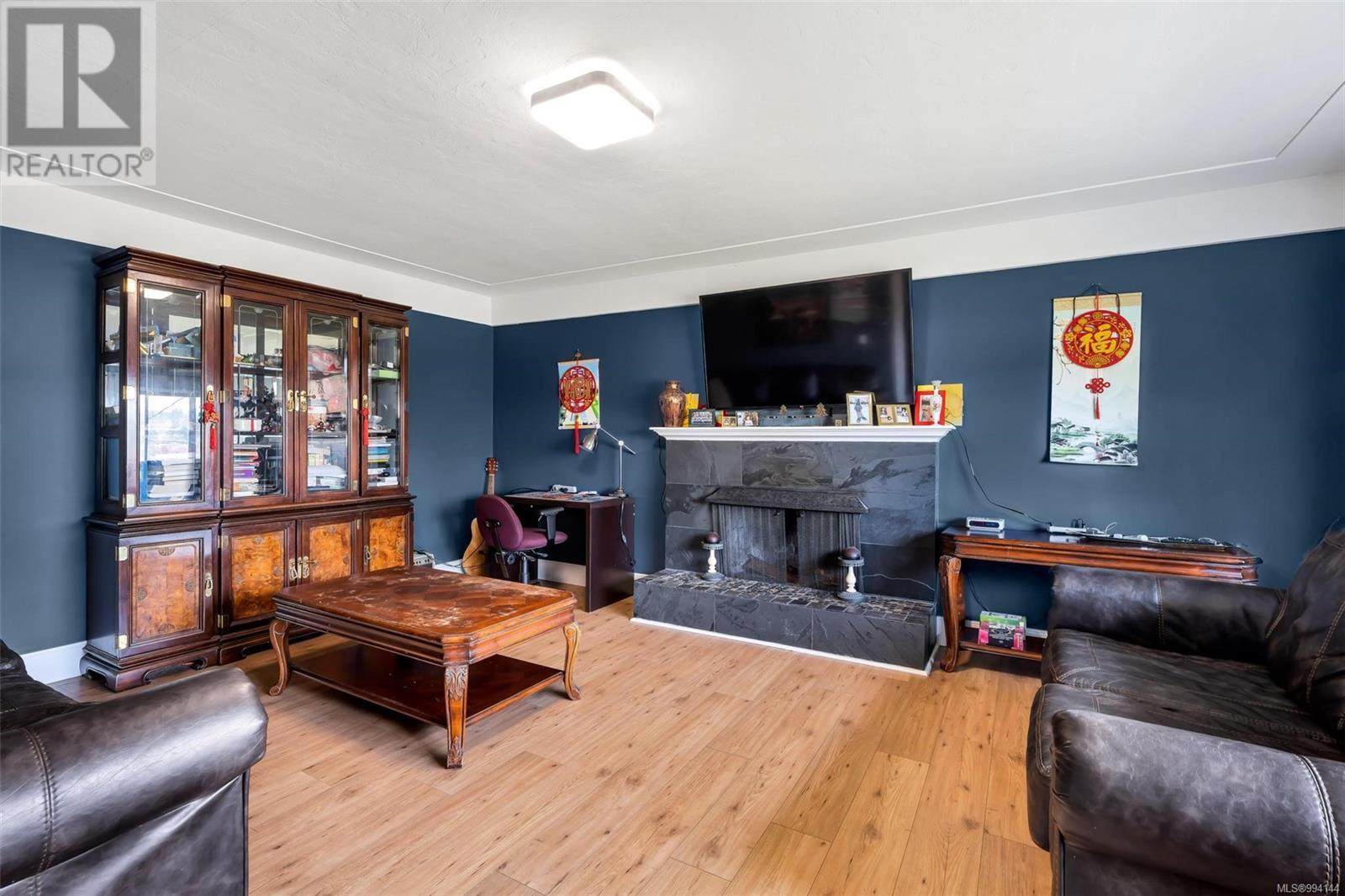 Photo 6 of 4087 Carey Rd, Saanich BC