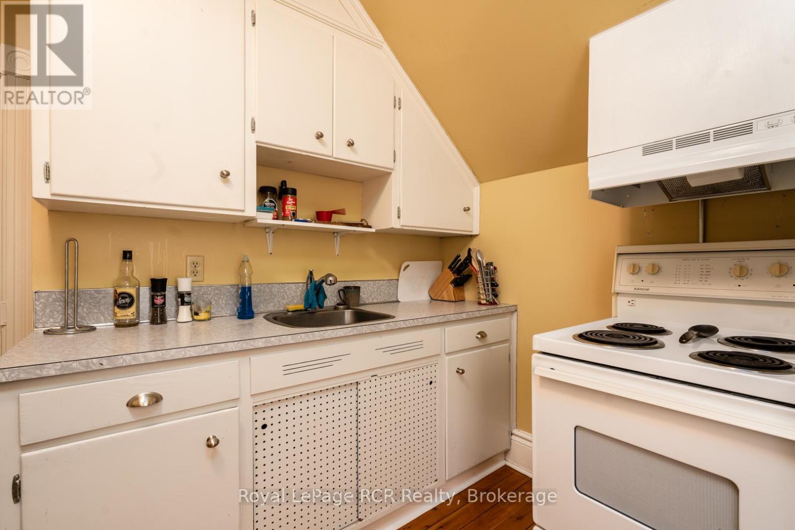 134 9TH STREET - 8