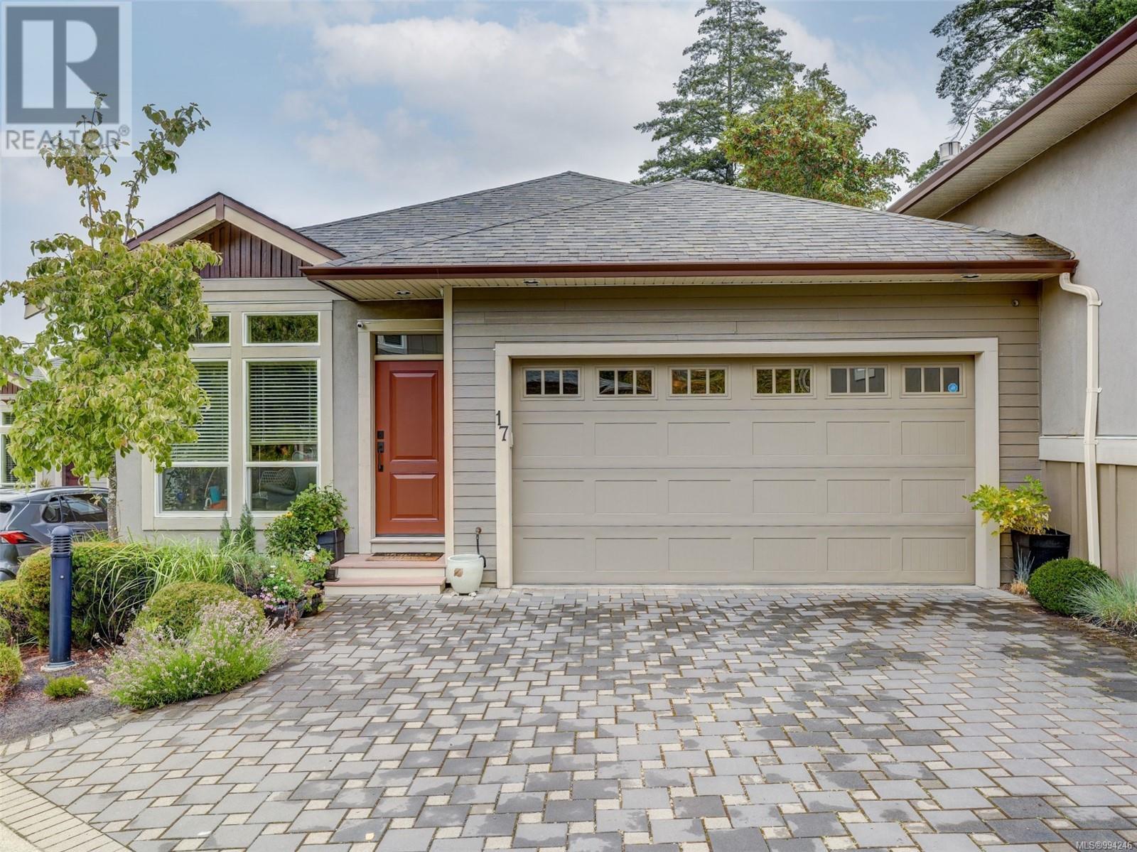 17 551 Bezanton Way, Colwood