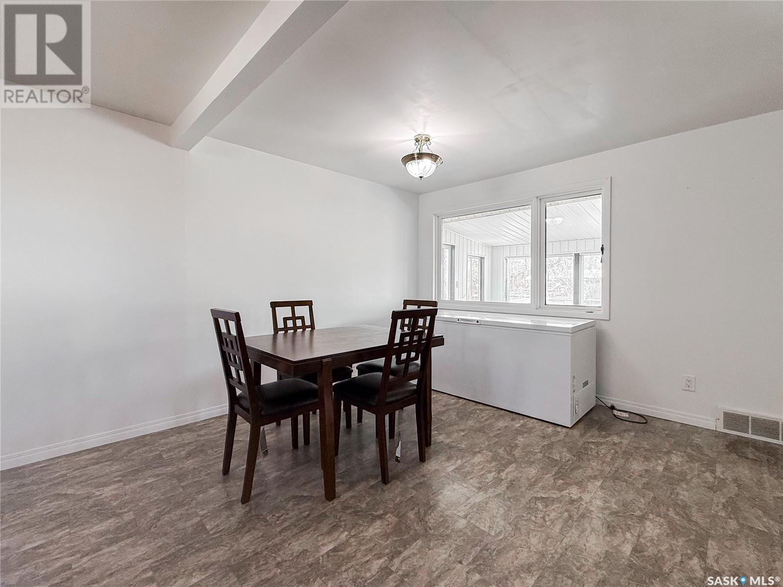 Photo 12 of 106 1st Street, Gull Lake SK
