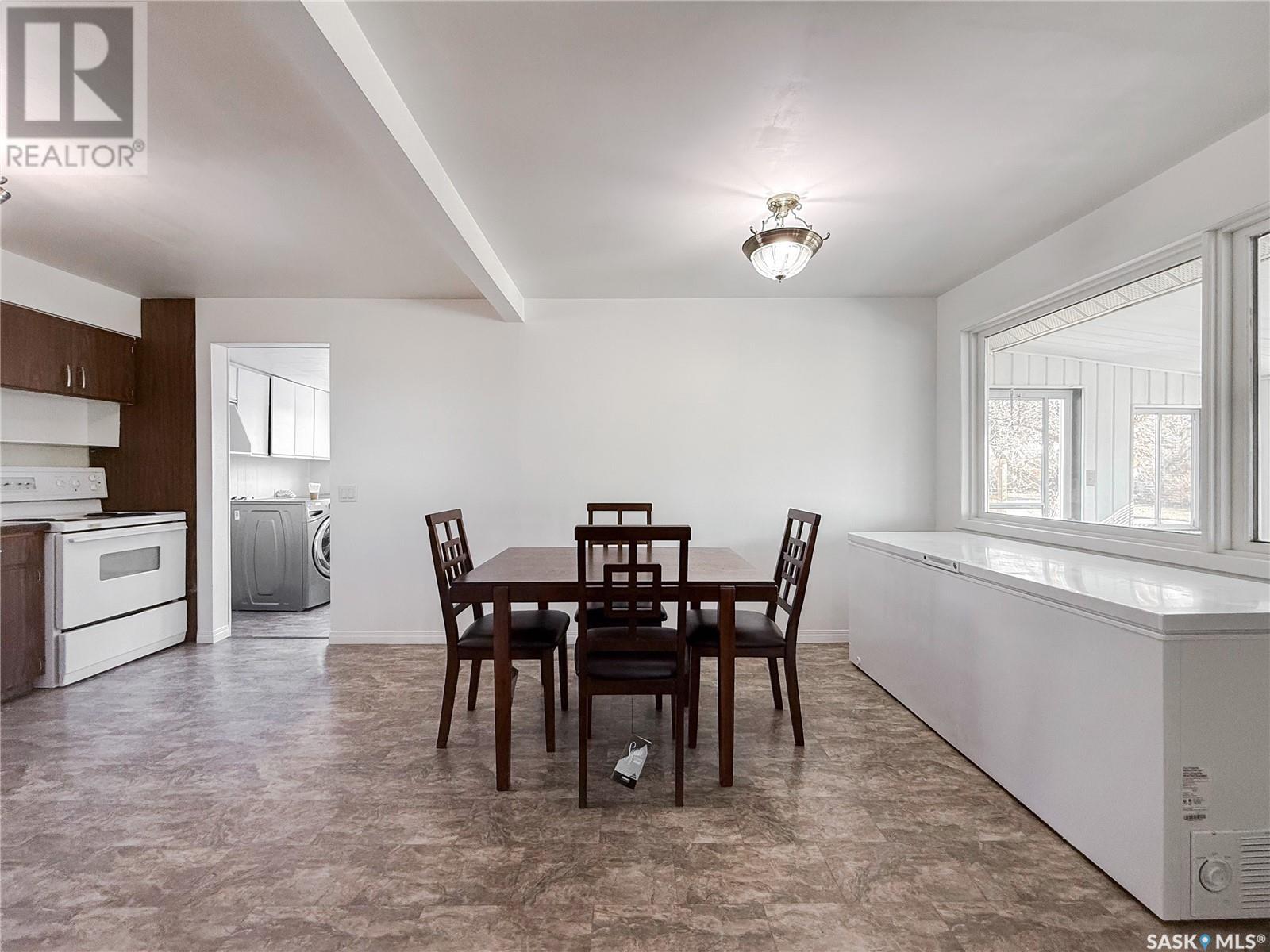 Photo 13 of 106 1st Street, Gull Lake SK