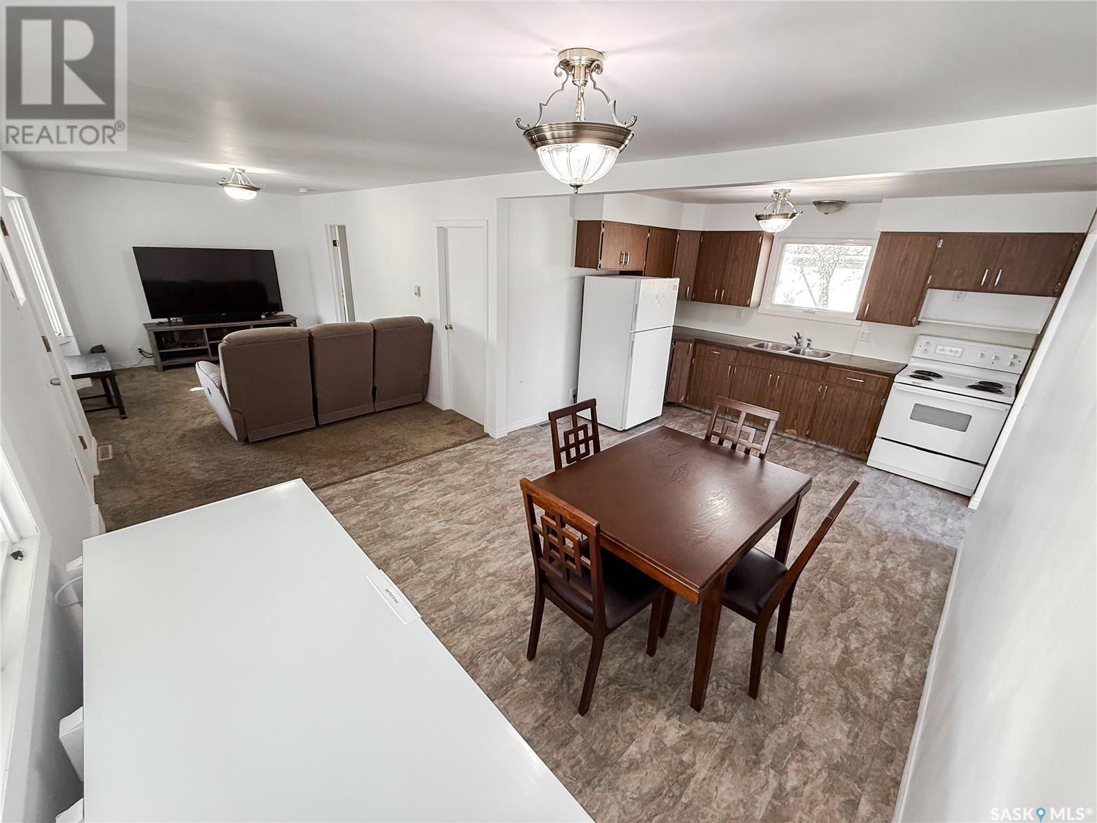 Photo 14 of 106 1st Street, Gull Lake SK