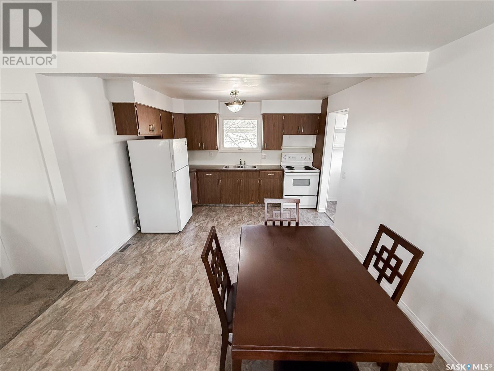 Photo 15 of 106 1st Street, Gull Lake SK