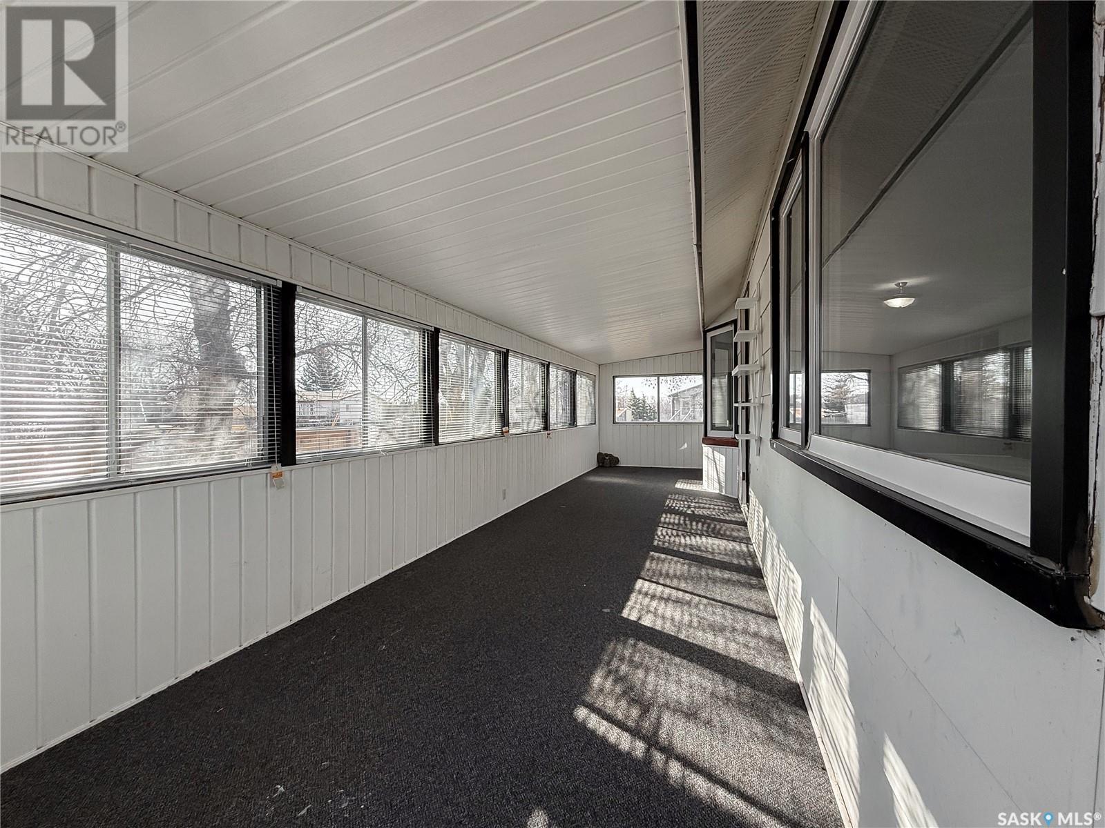 Photo 2 of 106 1st Street, Gull Lake SK