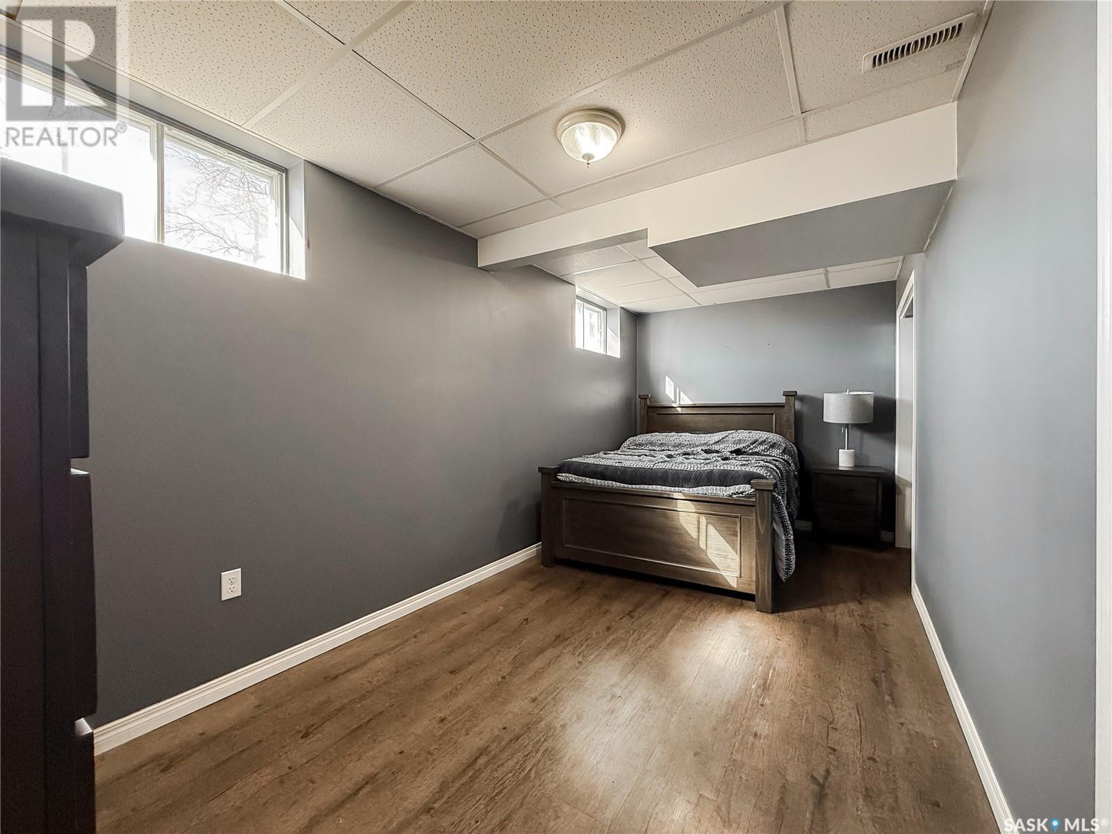 Photo 31 of 106 1st Street, Gull Lake SK