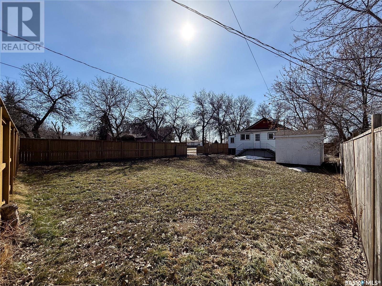 Photo 42 of 106 1st Street, Gull Lake SK