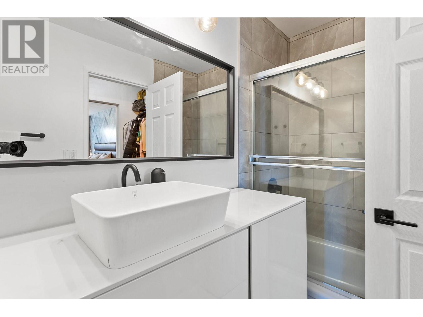 208 1220 FALCON DRIVE, Coquitlam