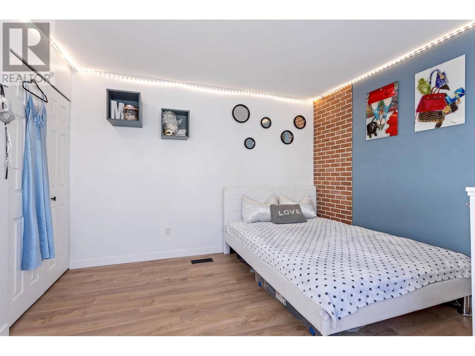 208 1220 FALCON DRIVE, Coquitlam