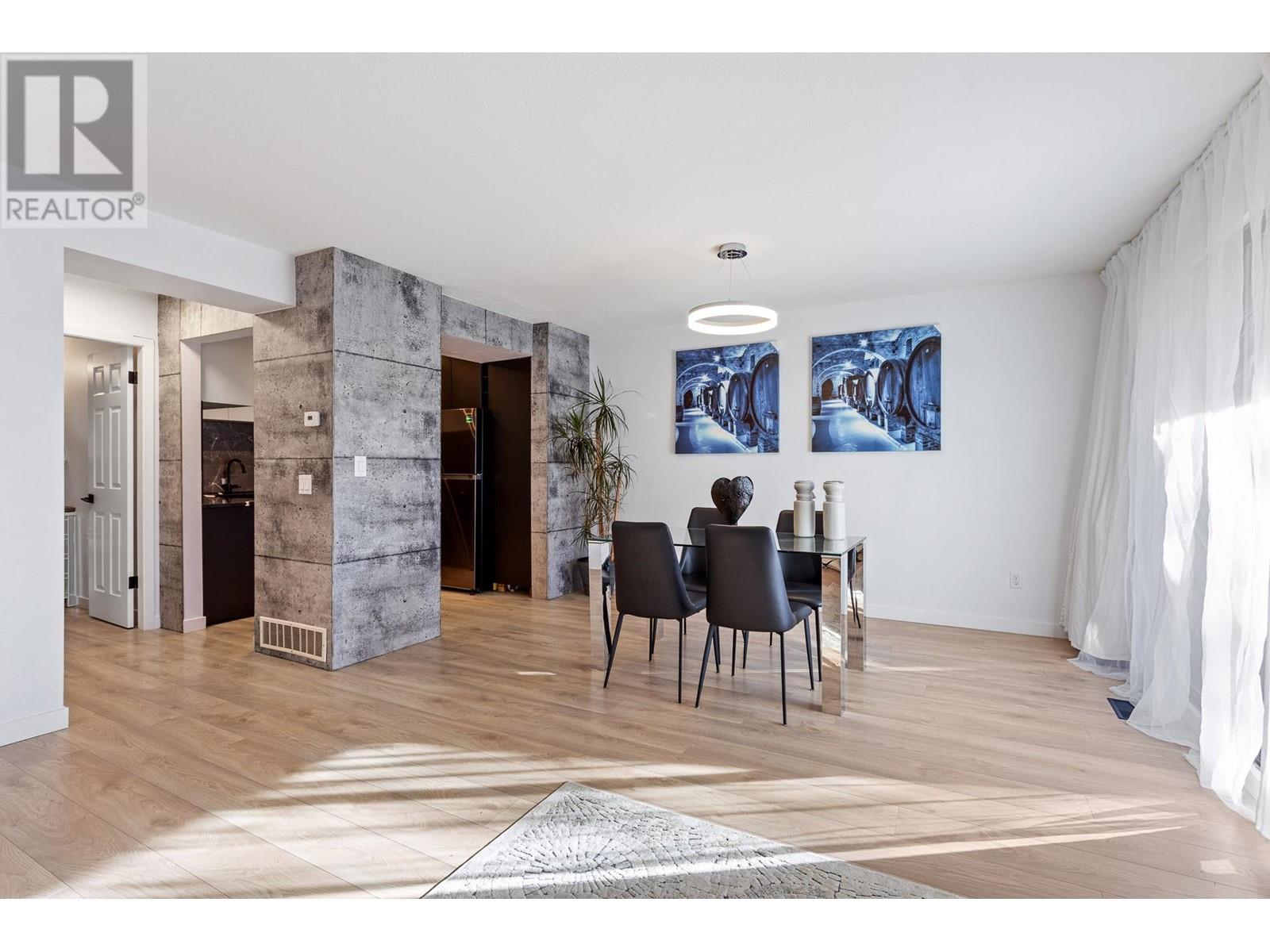 208 1220 FALCON DRIVE, Coquitlam