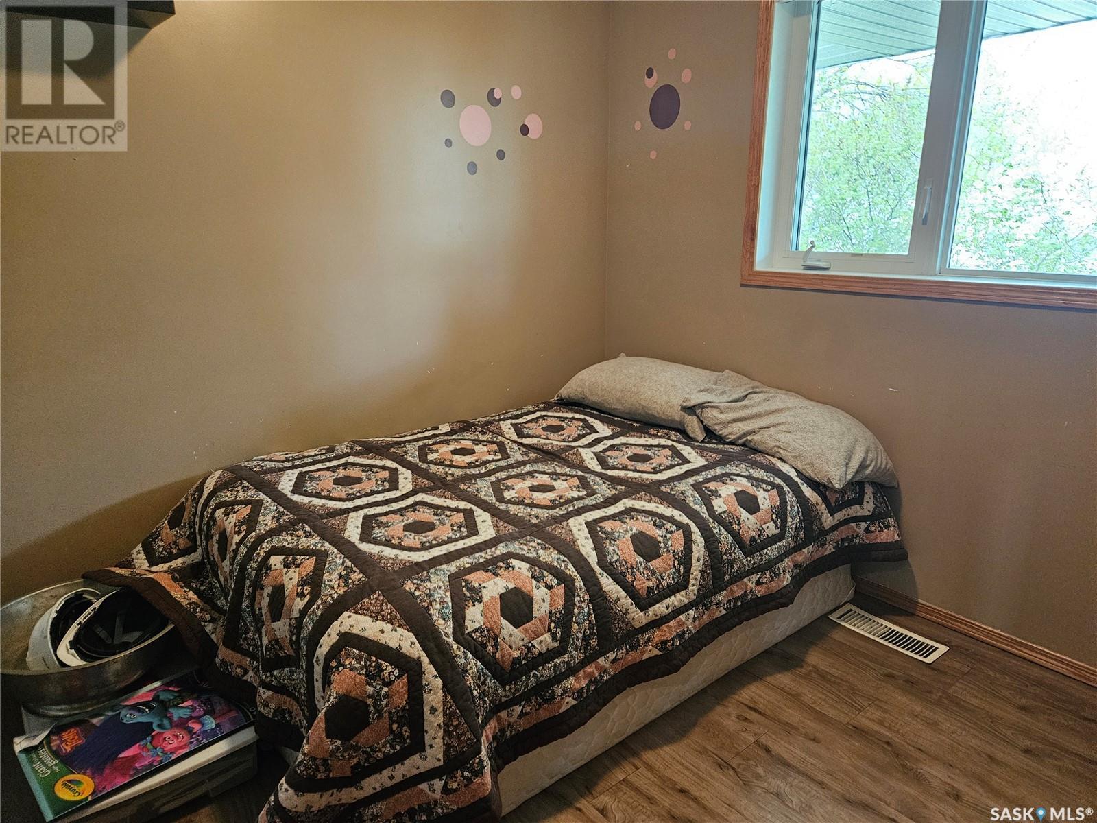 Single Family House Bungalow for Sale in  st AVENUE NW Swift Current 