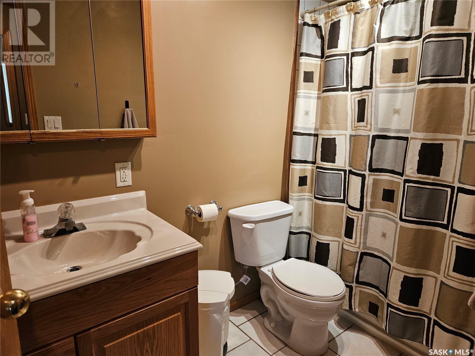 Single Family House Bungalow for Sale in  st AVENUE NW Swift Current 