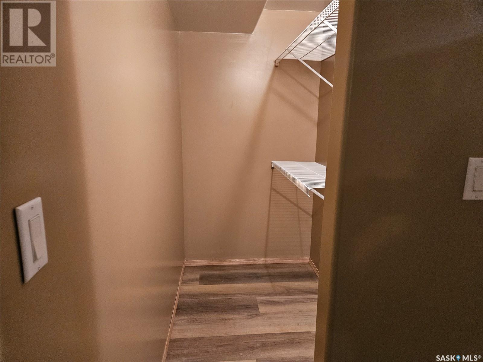 Single Family House Bungalow for Sale in  st AVENUE NW Swift Current 