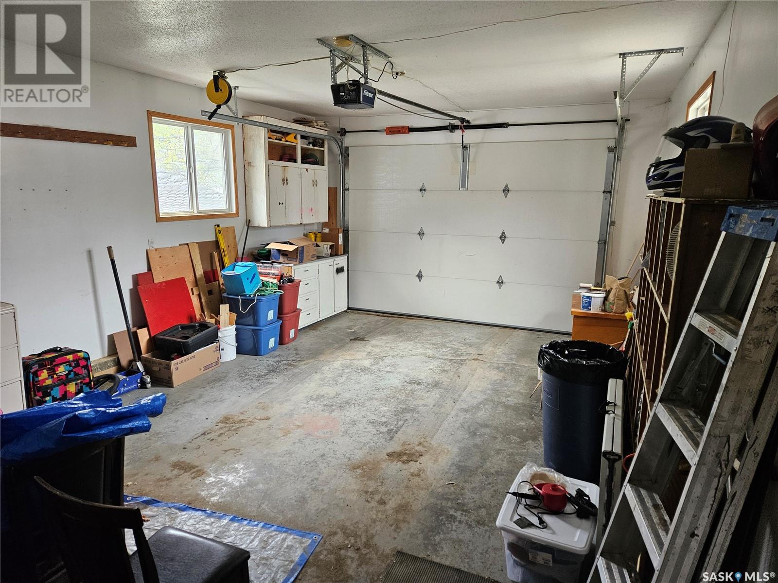 Single Family House Bungalow for Sale in  st AVENUE NW Swift Current 