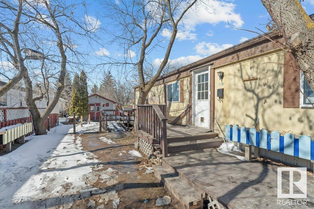 2 Meadow CR NW, Edmonton
