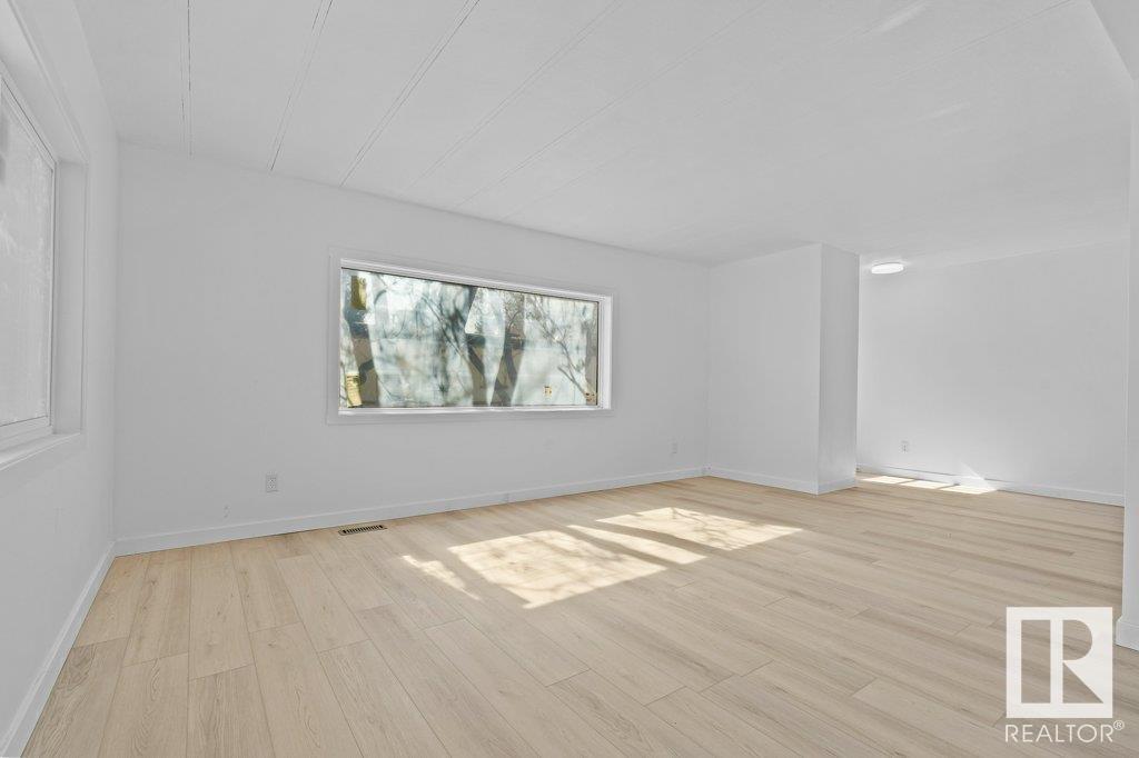 2 Meadow CR NW, Edmonton