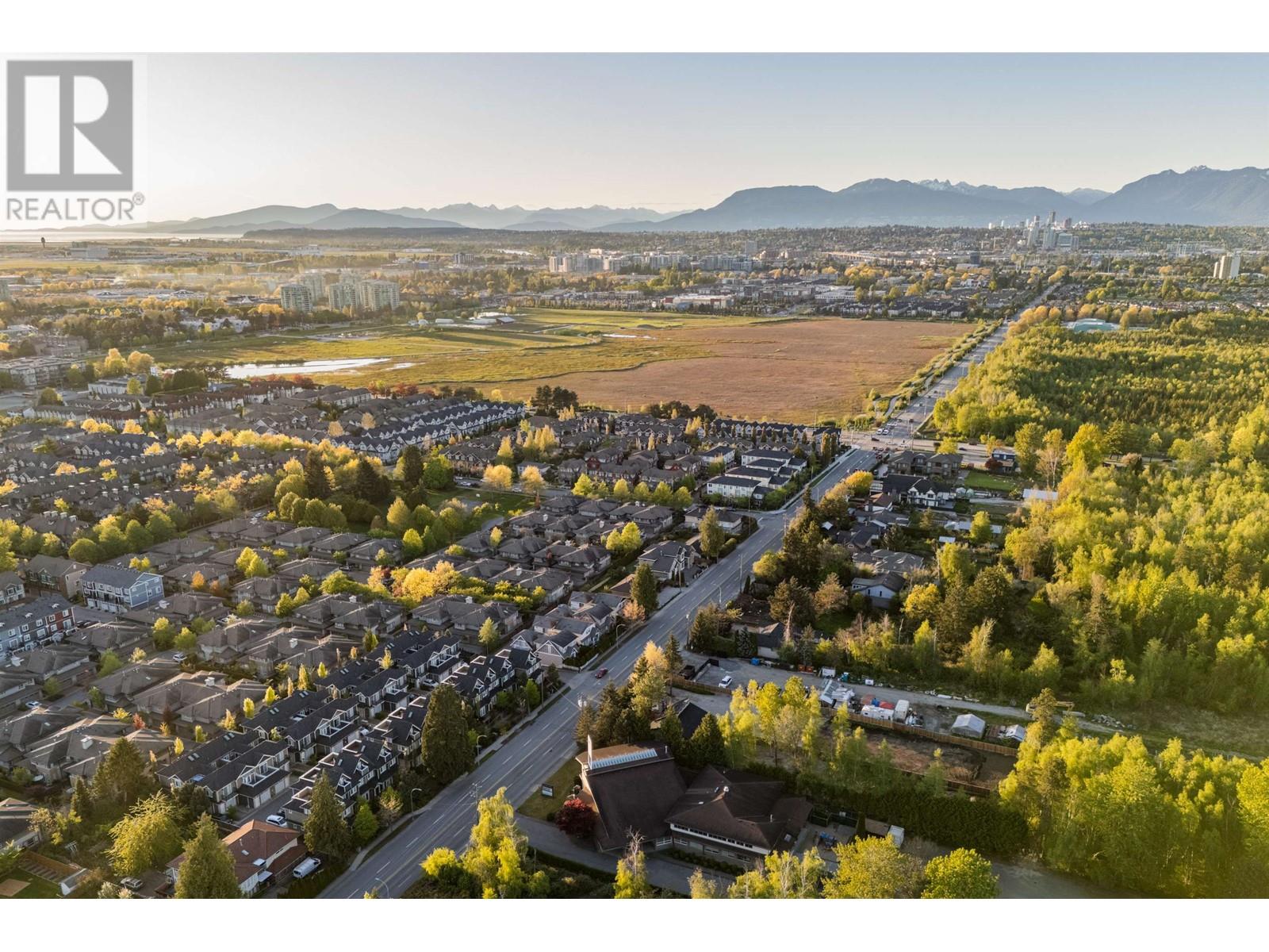 Photo 10 of 6300 No 4 Road, Richmond BC