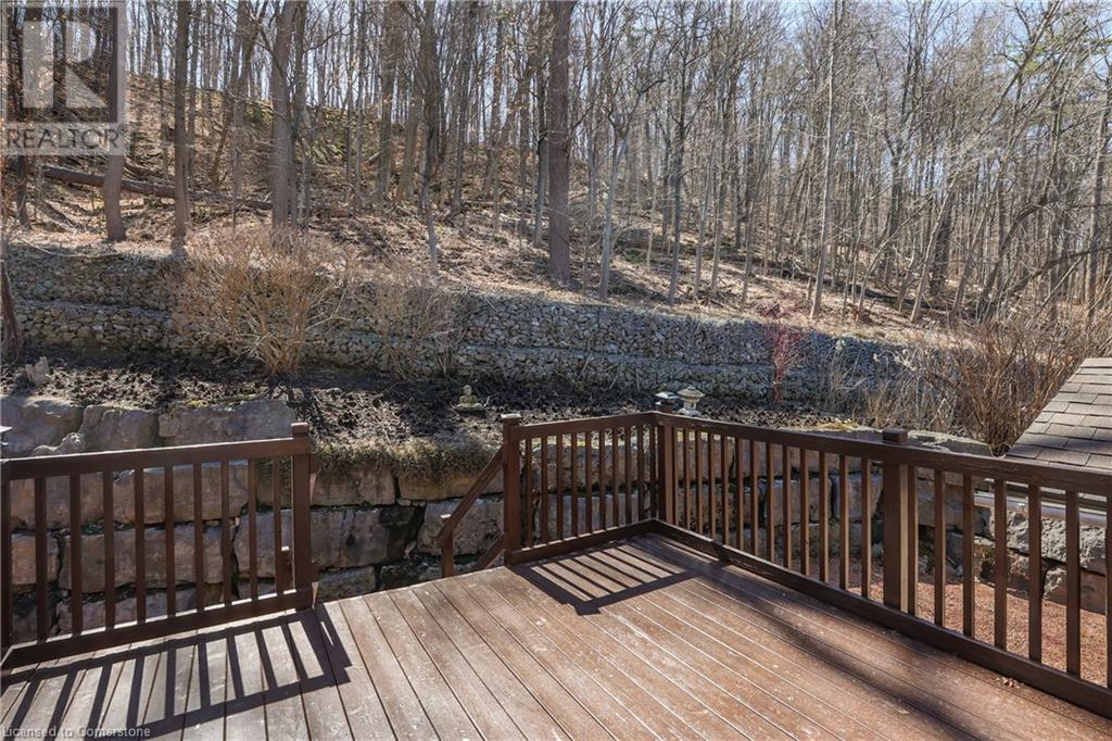 Photo 14 of 130 Dorchester Drive, Grimsby ON
