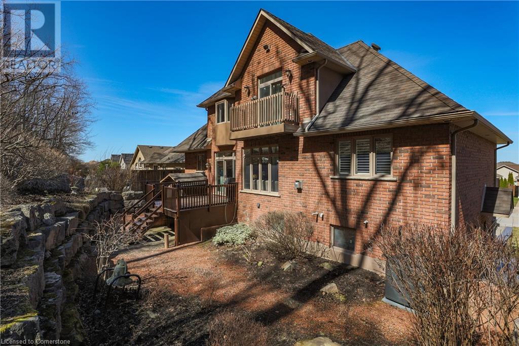 Photo 6 of 130 Dorchester Drive, Grimsby ON