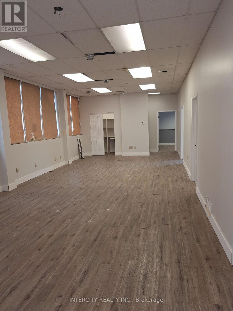 Photo 5 of 4 Centre Street, St Catharines ON