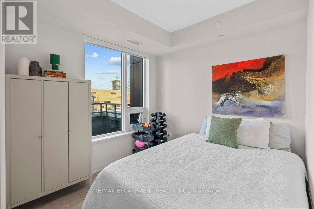 Photo 10 of 415 212 King William Street E, Hamilton ON