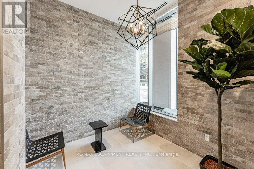 Photo 4 of 415 212 King William Street E, Hamilton ON