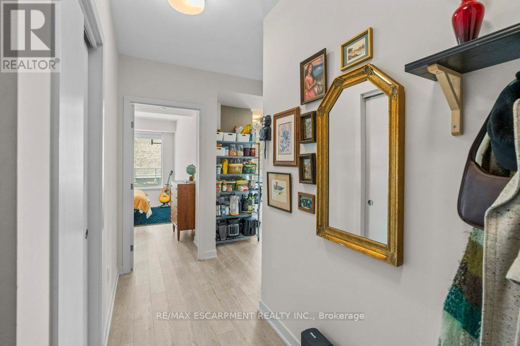 Photo 37 of 415 212 King William Street E, Hamilton ON