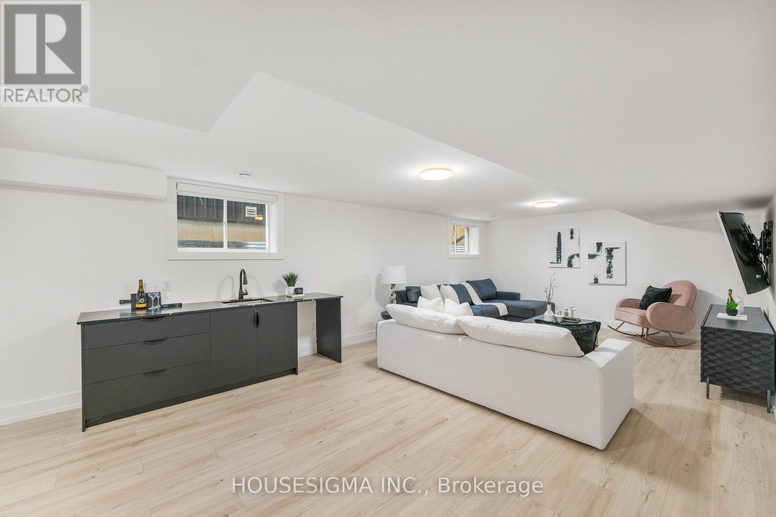 Photo 6 of 4636 Lee Avenue, Niagara Falls ON