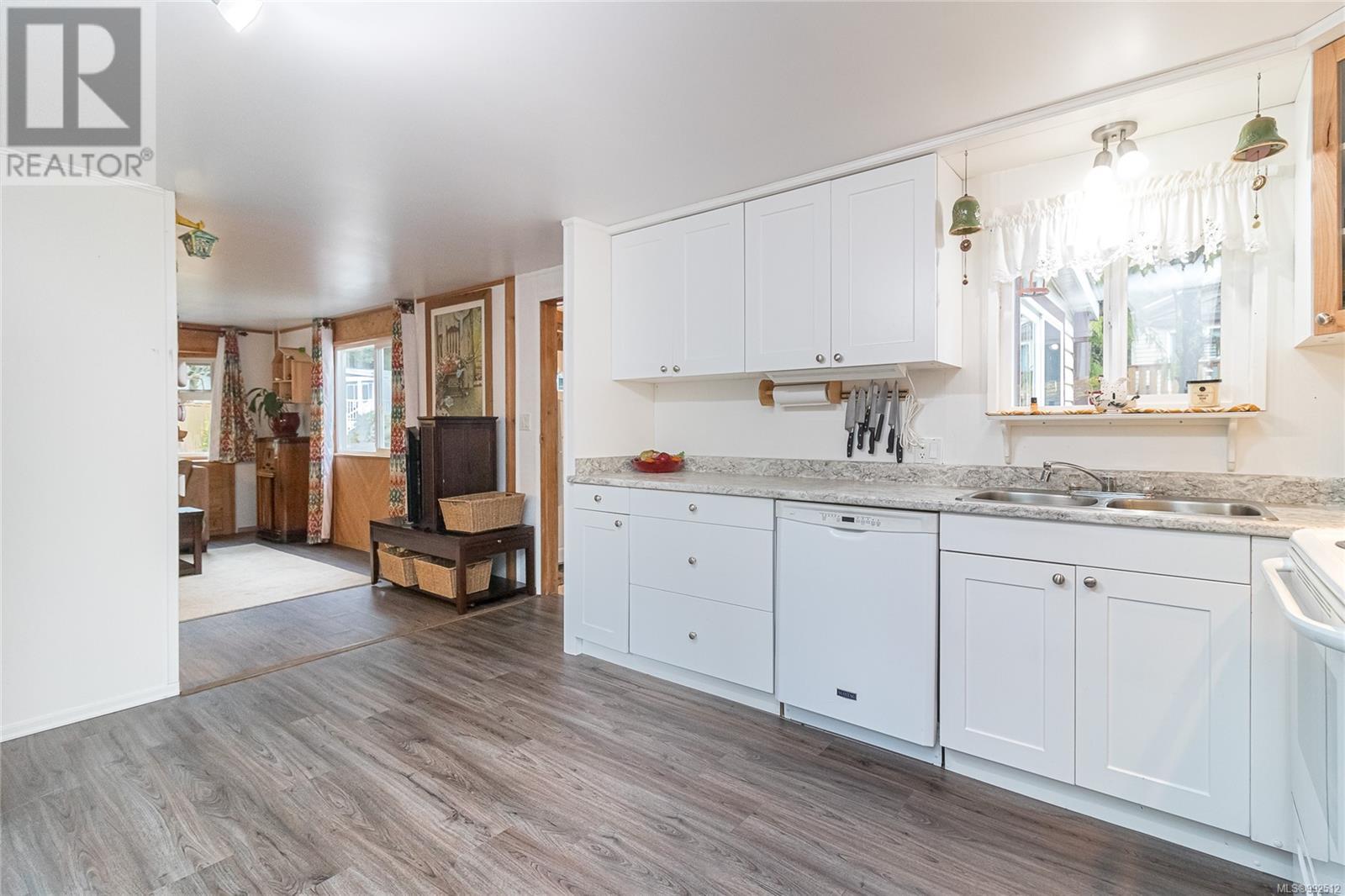 29 2500 Florence Lake Rd, Langford real estate listing 992512