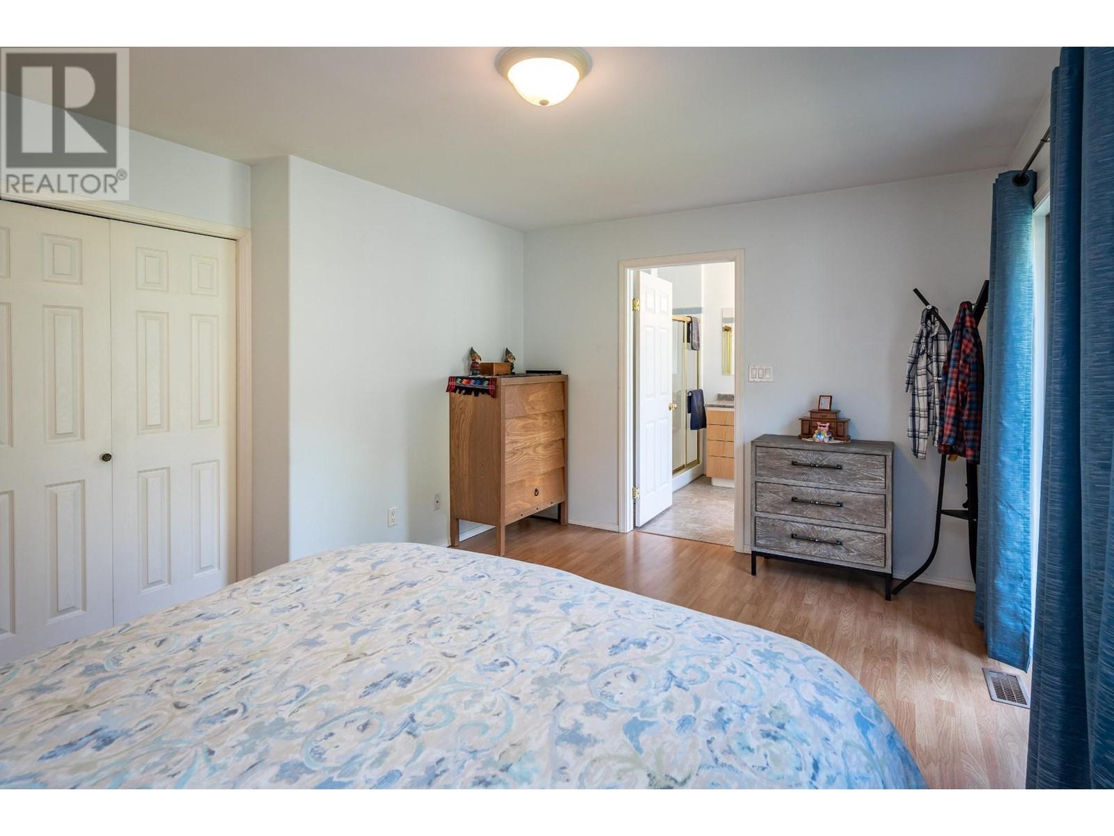 Photo 9 of 403 8th S Street, Kaslo BC