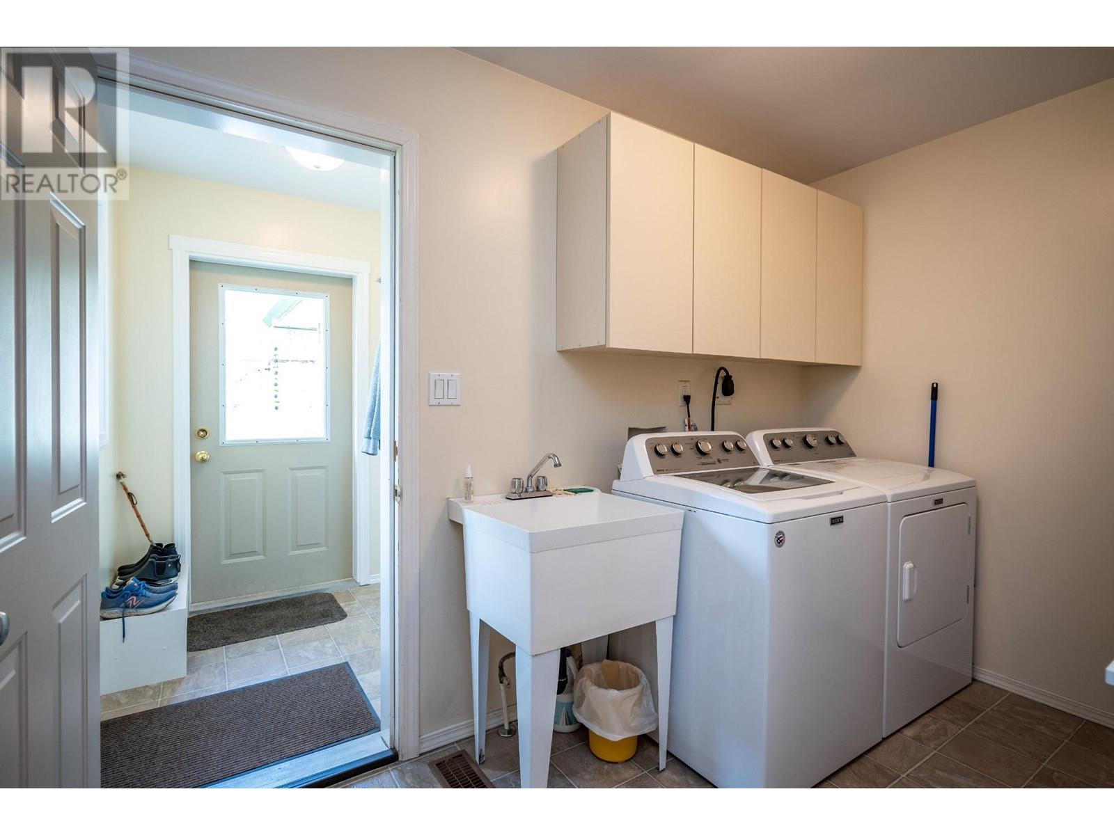 Photo 19 of 403 8th S Street, Kaslo BC