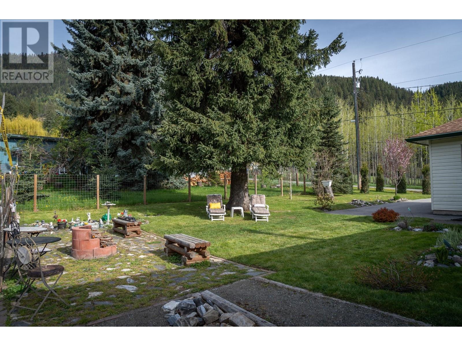Photo 26 of 403 8th S Street, Kaslo BC