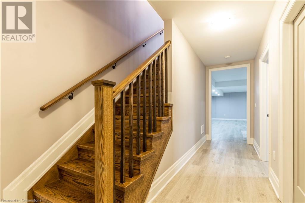 Photo 36 of 72 Pond View Gate, Waterdown ON