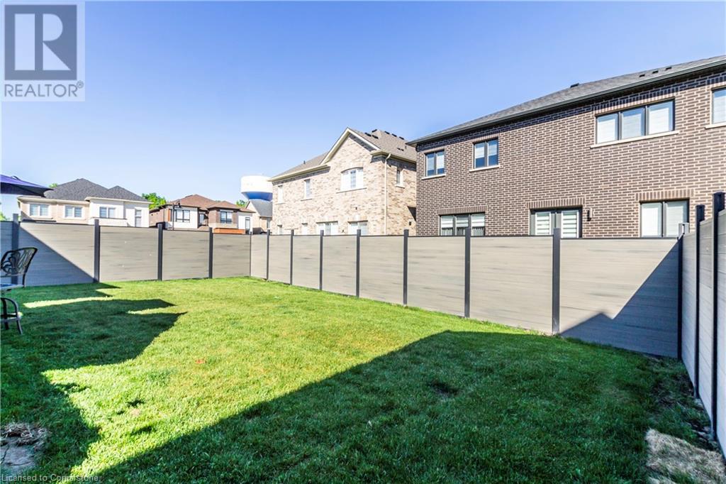 Photo 44 of 72 Pond View Gate, Waterdown ON