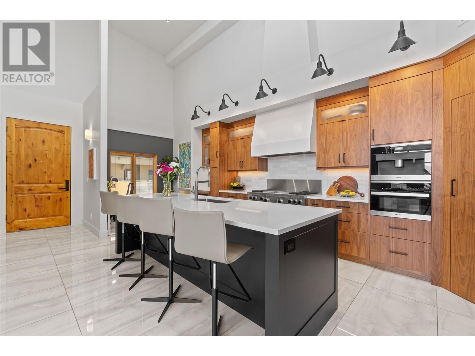 #701 250 MARINA WAY - Image 17