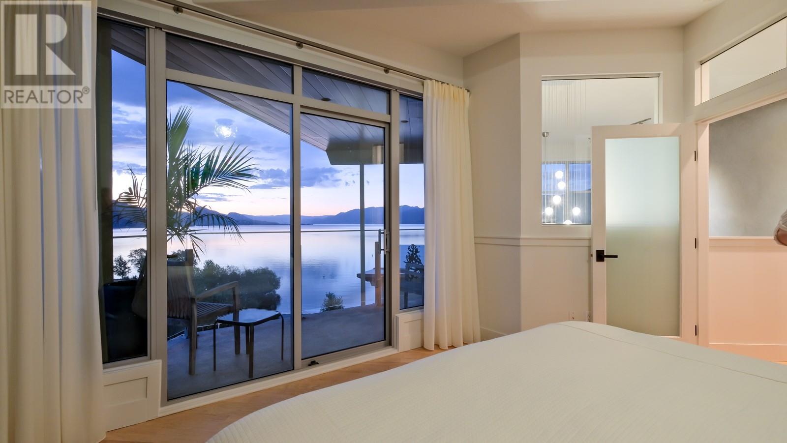 #701 250 MARINA WAY - Image 32