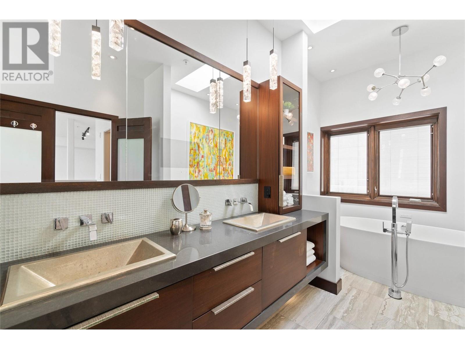 #701 250 MARINA WAY - Image 34