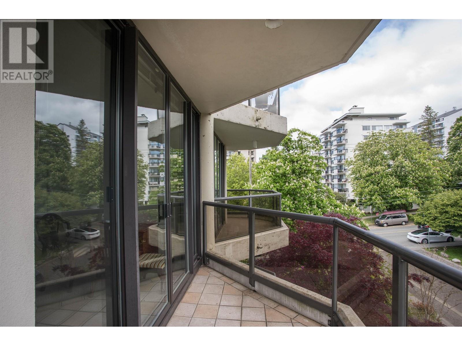 408 1689 DUCHESS AVENUE, West Vancouver
