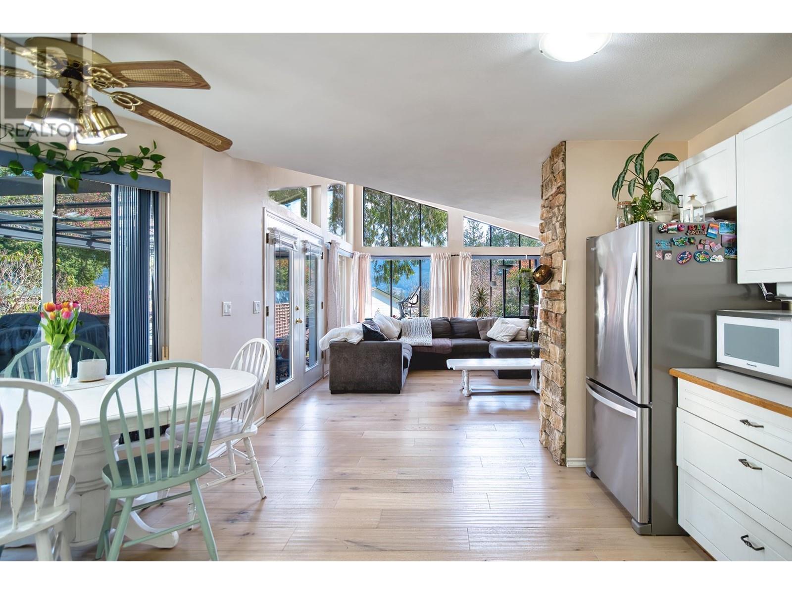 6034 PARKVIEW PLACE, Sechelt
