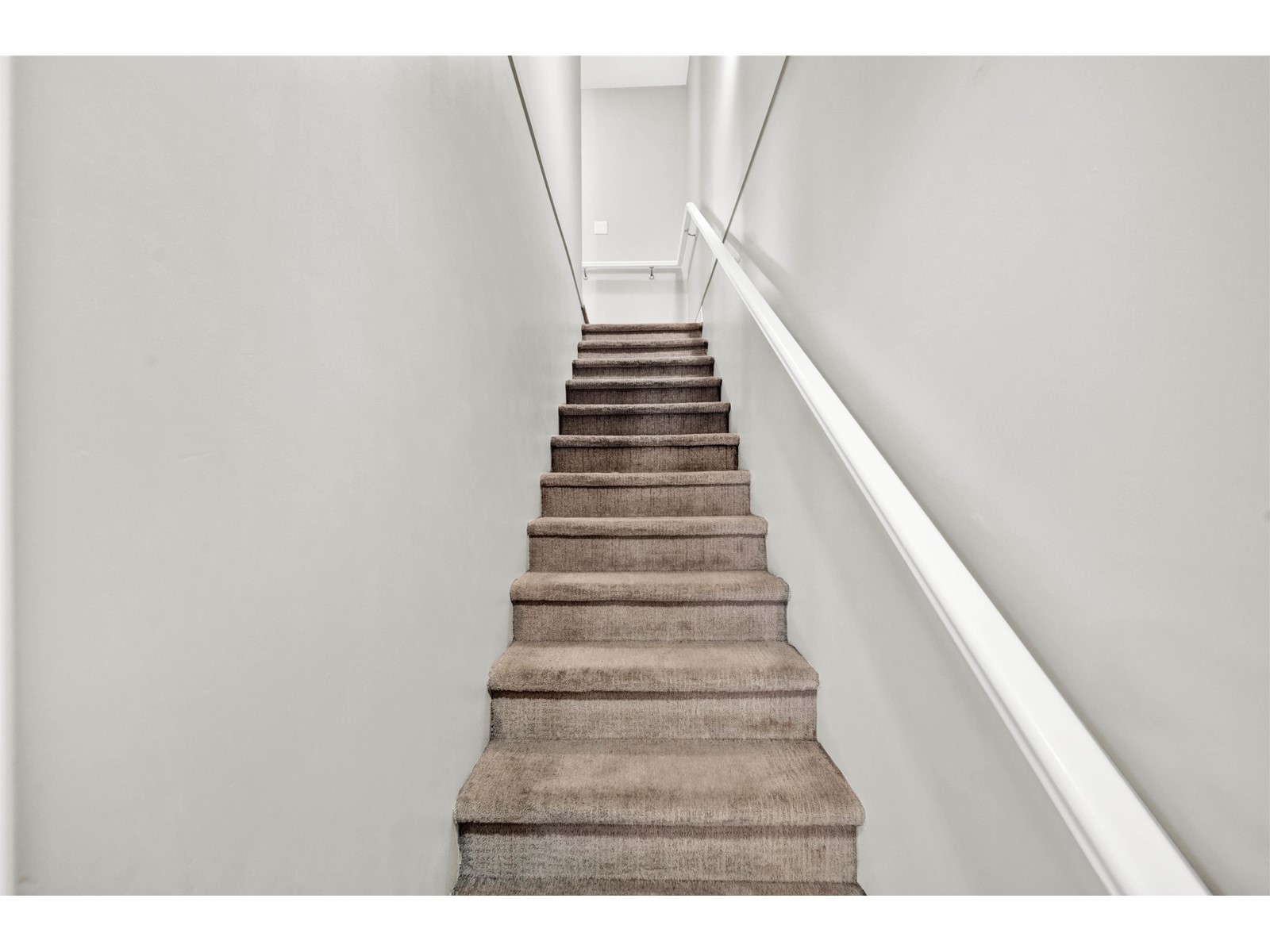 Photo 12 of 15 13864 Hyland Street, Surrey BC