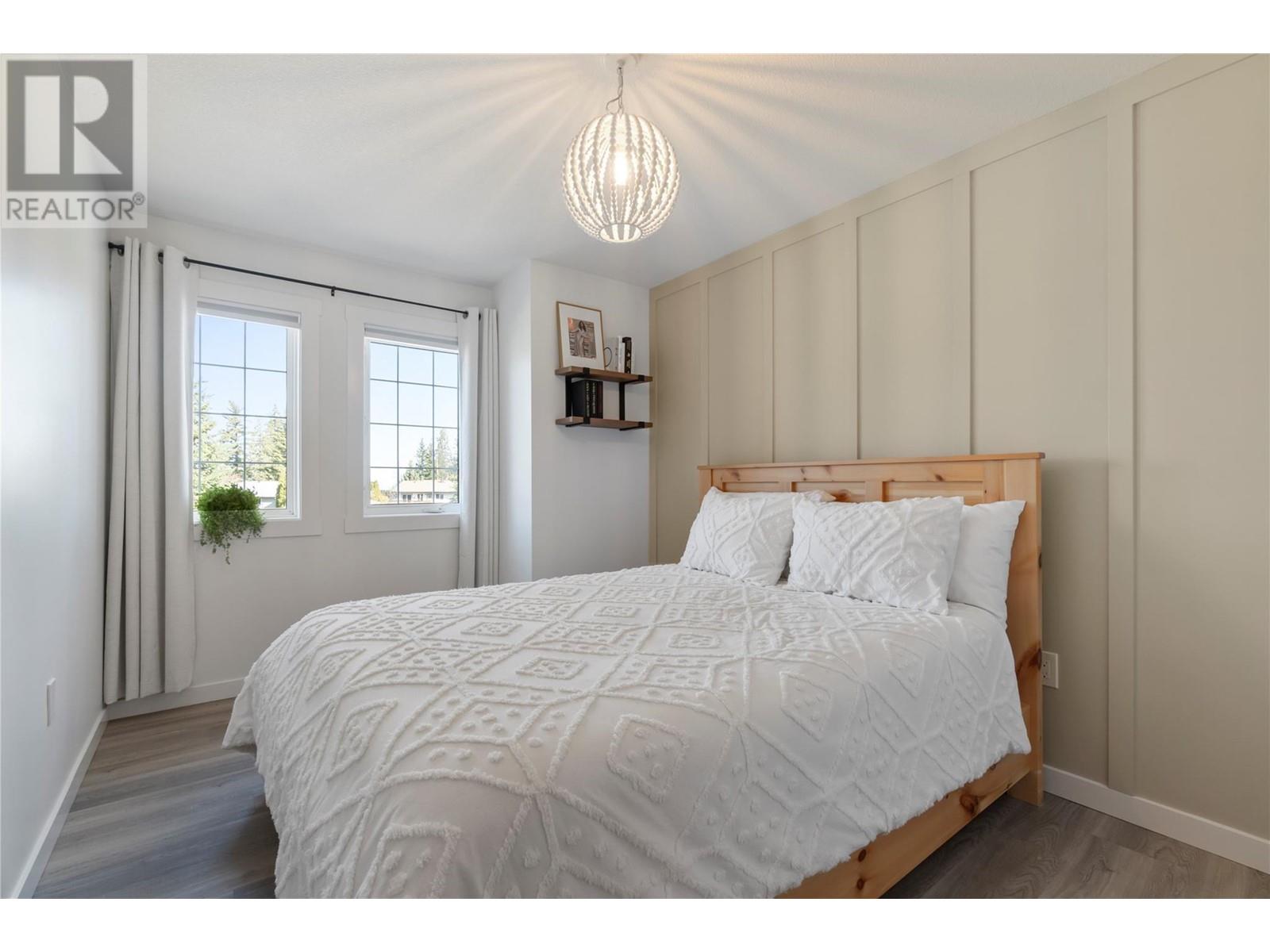  1690 16 Avenue Southeast, Salmon Arm