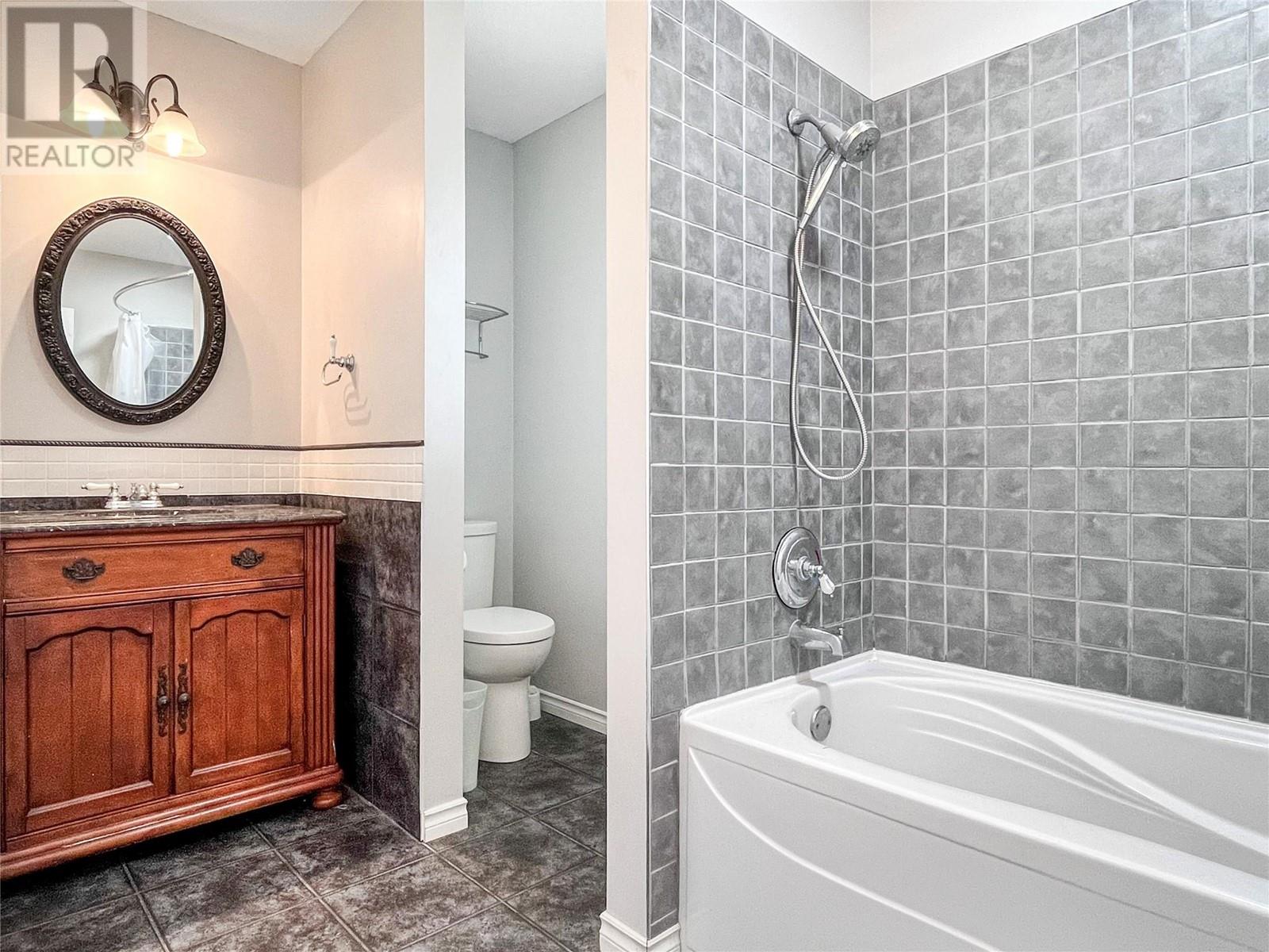 8404 Gala Crescent, Osoyoos