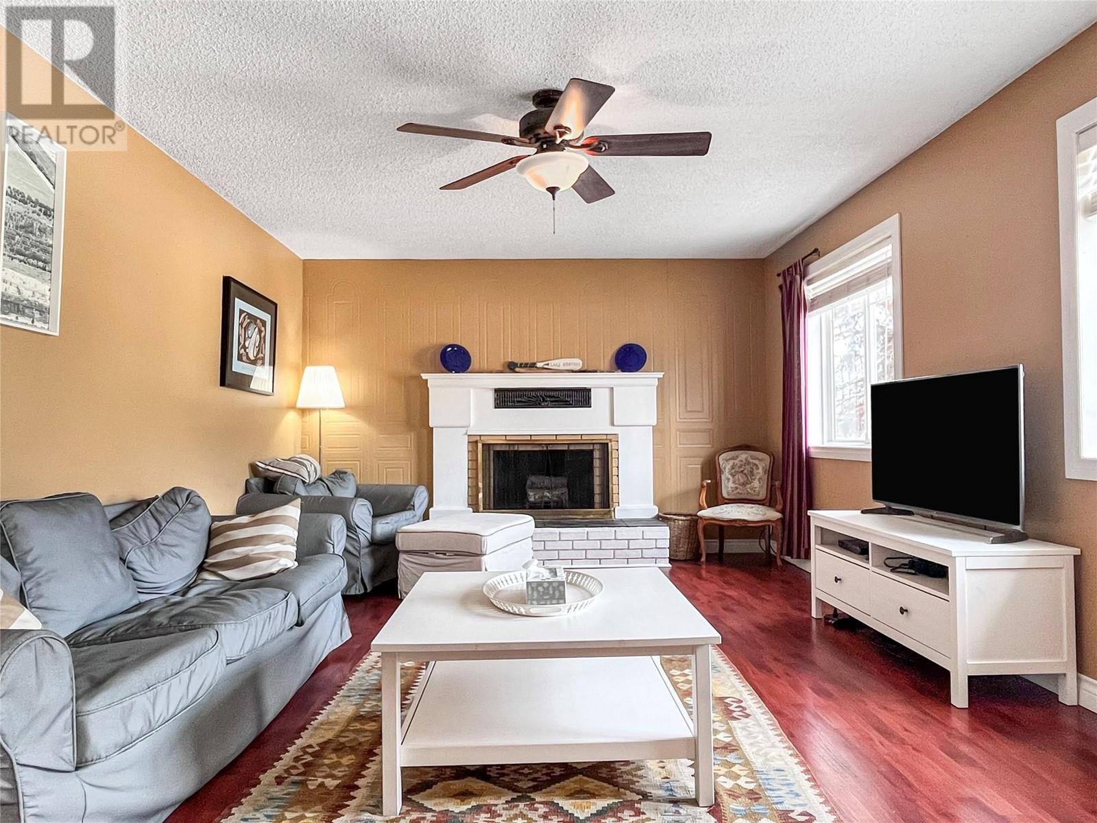 8404 Gala Crescent, Osoyoos