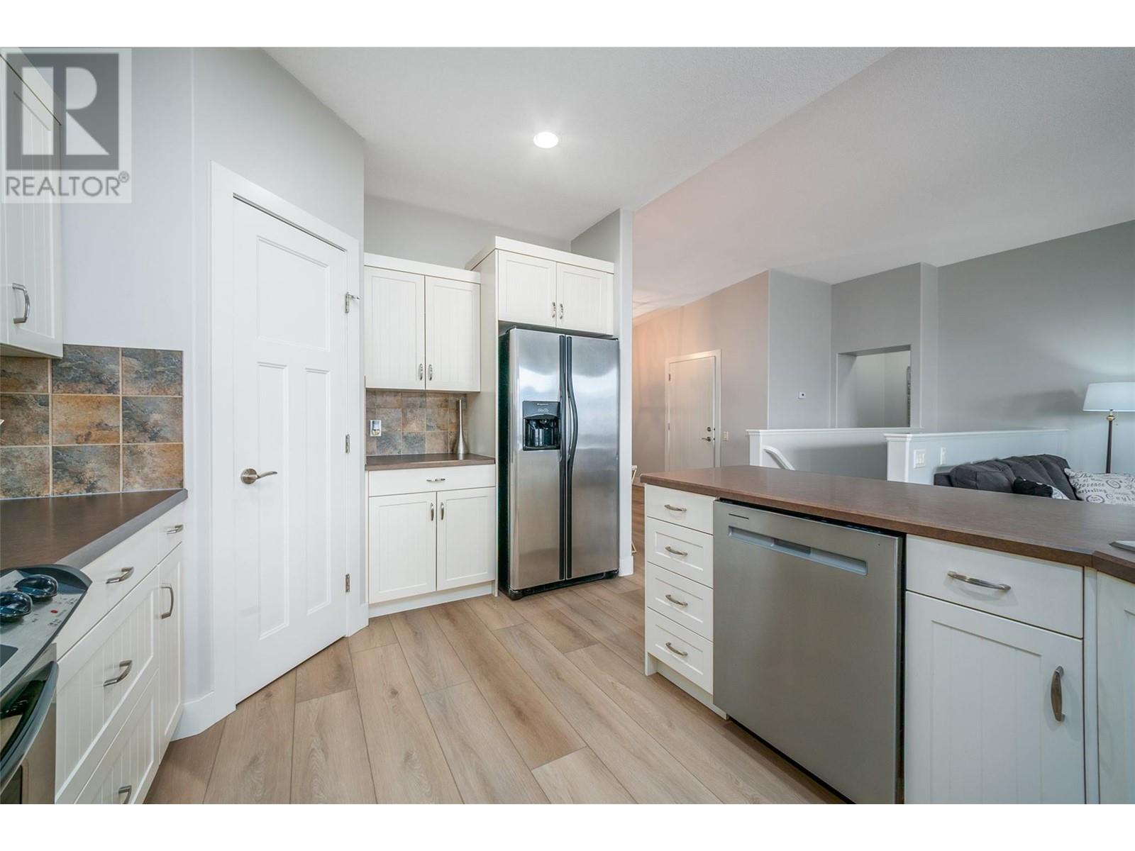 #12 2421 GLACIER COURT - Image 10