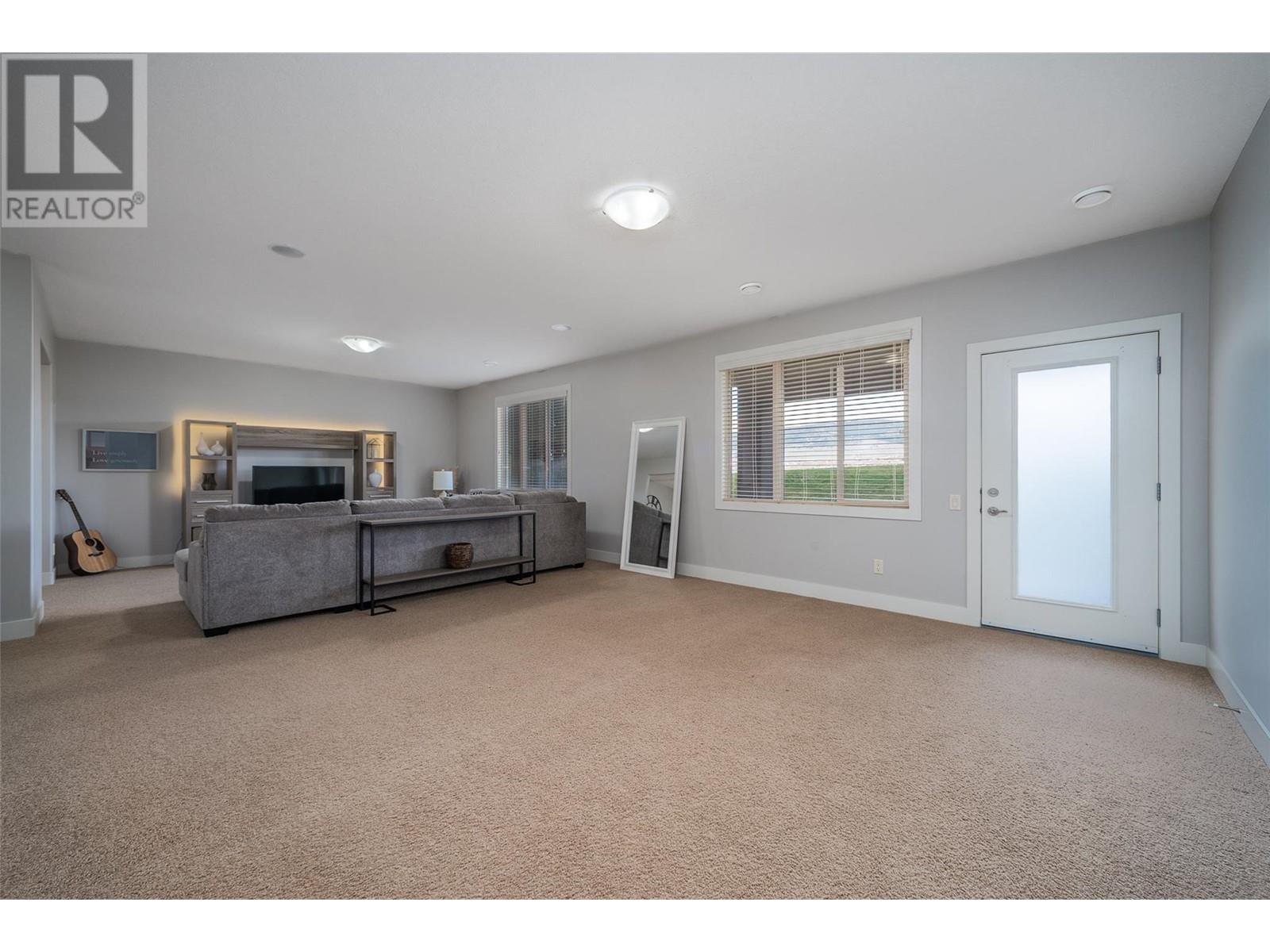 #12 2421 GLACIER COURT - Image 35