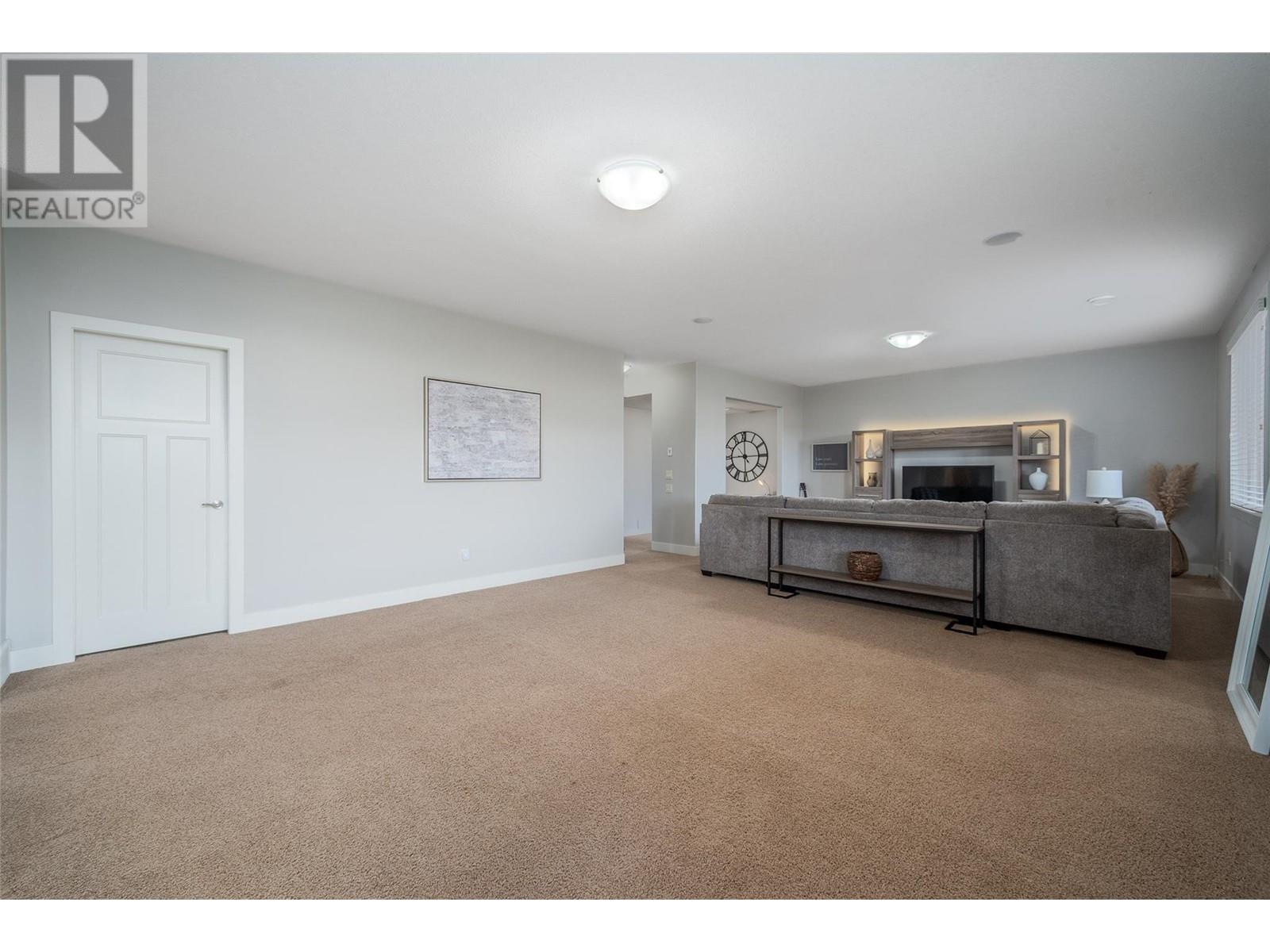 #12 2421 GLACIER COURT - Image 36
