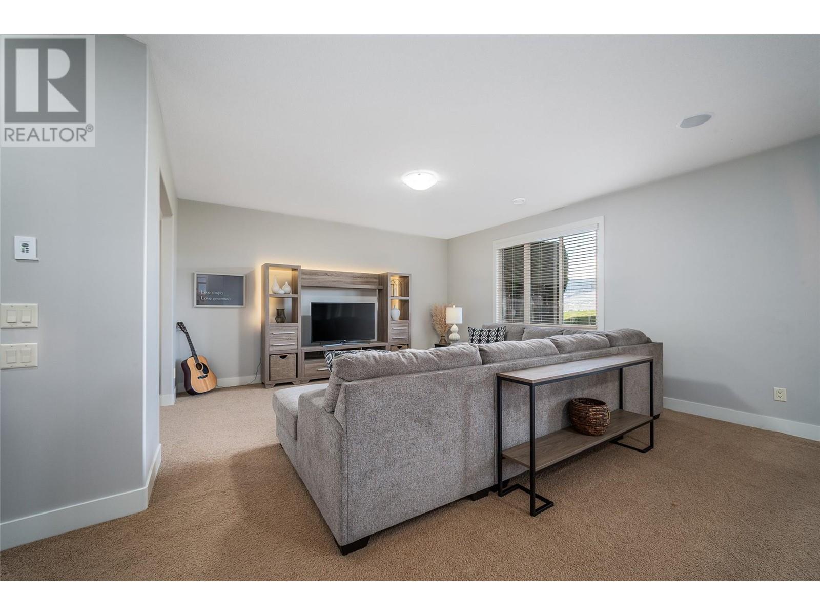 #12 2421 GLACIER COURT - Image 31